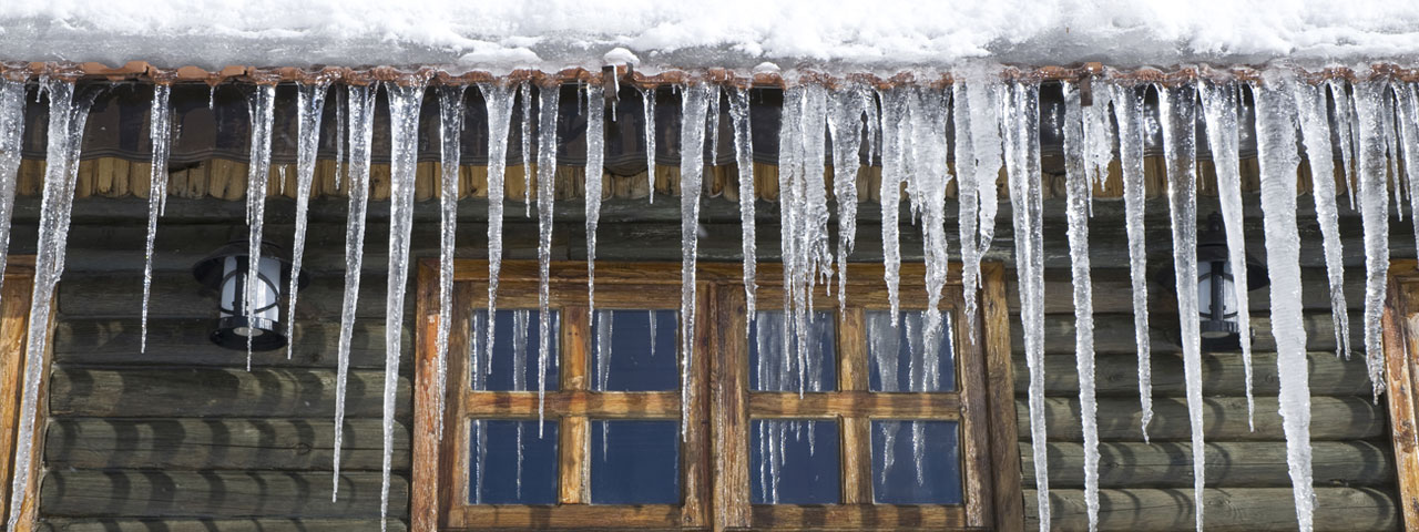 spray foam prevents ice dams by providing proper insulation in Roseville attic spaces